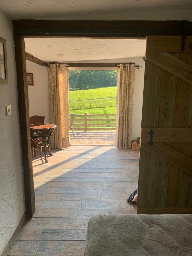 Molehill Lodge Swansea Bagian luar foto
