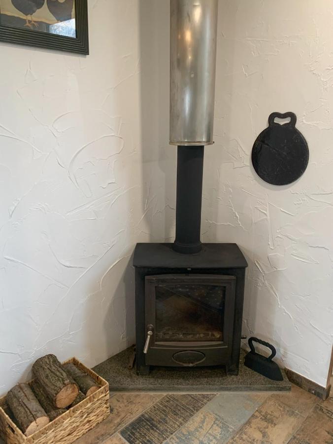 Molehill Lodge Swansea Bagian luar foto